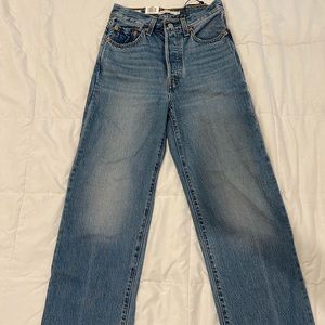 Levi’s Ribcage Straight Jeans Size 27 NWT